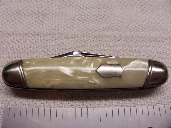 Imperial - Long Pull Small Cigar Pattern Jack Knife - Imitation Pearl Clad Handles - Circa 1945-1955 Imperial - Long Pull Small Cigar Pattern Jack Knife - Imitation Pearl Clad Handles - Circa 1945-1955