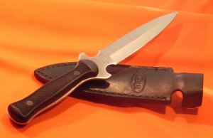1990 Case xx Boot Knife/Hunt Knife (E77-4 1/2 SS) w Original Sheath w Rubber Type Grip Handles! NOS
