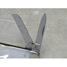 Kissing Crane Robt Klaas Solingen Germany Pearl "Chattahoochee Cutlery Club 1987" Whittler Knife Kissing Crane Robt Klaas Solingen Germany Pearl "Chattahoochee Cutlery Club 1987" Whittler Knife