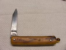G. SCHRADE BALL PULL AUTOMATIC/ SWITCHBLADE - BUTTER AND MOLASSES HANDLES G. SCHRADE BALL PULL AUTOMATIC/ SWITCHBLADE - BUTTER AND MOLASSES HANDLES