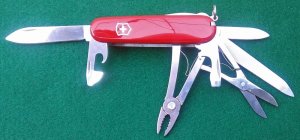  Victorinox “Troubleshooter” Swiss Army knife
