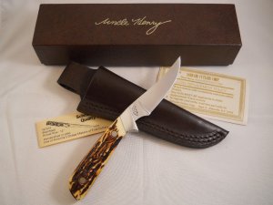 Schrade Uncle Henry 162UH USA Mint 