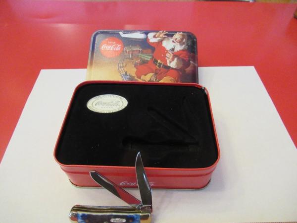 Case XX Christmas Coca-Cola Tiny Trapper pattern 3 62154 SS Case XX Christmas Coca-Cola Tiny Trapper pattern 3 62154 SS