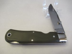 Queen Q-Tac Folding Hunter Lock Back 