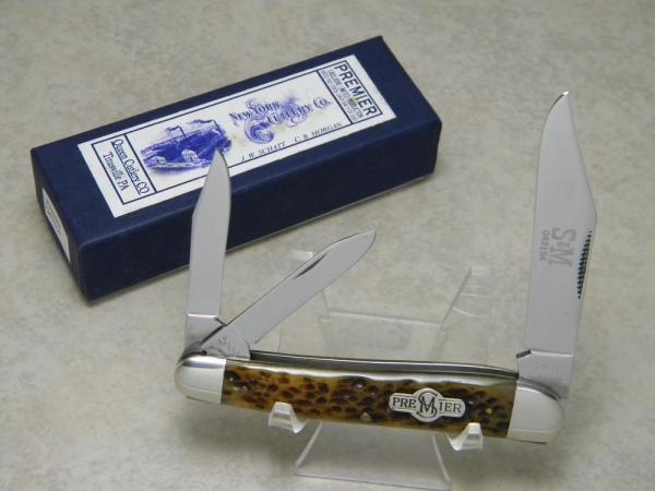 Schatt & Morgan New York 2006 Premier Series 043154 Golden Aged Jigged Bone Whittler Knife in Box Schatt & Morgan New York 2006 Premier Series 043154 Golden Aged Jigged Bone Whittler Knife in Box