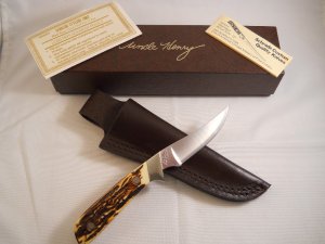 Schrade Uncle Henry 162UH USA Mint 