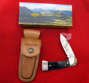 Western USA S-532 "F"  Westlock Lockback Knife w Sheath in Box 1982  White Tail Deer Etch Mint