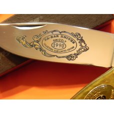 Vintage 1990 Ka-Bar Collectors Club Grizzly Model Knife w/ Bear and Hunter Scene Art Handles - M/NM Vintage 1990 Ka-Bar Collectors Club Grizzly Model Knife w/ Bear and Hunter Scene Art Handles - M/NM