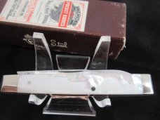 Schatt & Morgan Pearl Doctors Knife Pattern # 052266 Schatt & Morgan Pearl Doctors Knife Pattern # 052266