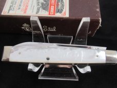 Schatt & Morgan Pearl Doctors Knife Pattern # 052266 Schatt & Morgan Pearl Doctors Knife Pattern # 052266