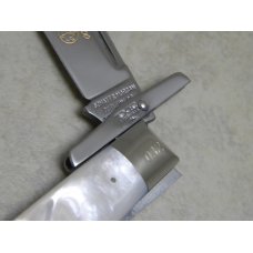 Schatt & Morgan Pearl 2001 Wolverine Knife Collectors Club Swing Guard Lockback Knife in Box Schatt & Morgan Pearl 2001 Wolverine Knife Collectors Club Swing Guard Lockback Knife in Box