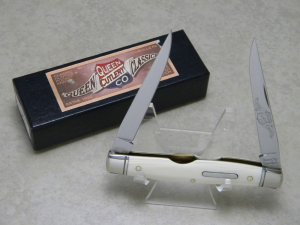Queen City Titusville, PA "Queen Classic" Ivory Casein #27 Muskrat Knife in Box
