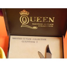 Vintage 1979 Queen Master Cutler Collection GunStock 1 Pocket Knife w/ Beautiful Handles in Display