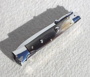 NEW OLD STOCK STILETTO ITALIAN 9" SWITCHBLADE GENUINE HORN SWING GUARD KNIFE