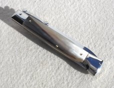 NEW OLD STOCK STILETTO ITALIAN 9" SWITCHBLADE GENUINE HORN SWING GUARD KNIFE
