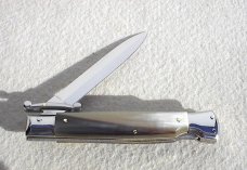 NEW OLD STOCK STILETTO ITALIAN 9" SWITCHBLADE GENUINE HORN SWING GUARD KNIFE