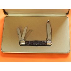 Vintage 1980 Queen Master Cutler Collection Whittler Pocket Knife w/ Beautiful Handles in Display Vintage 1980 Queen Master Cutler Collection Whittler Pocket Knife w/ Beautiful Handles in Display