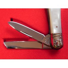 Robeson (Crown Jewel) Whittler w Flawless Mother Of Pearl Handles +Crown +Blue Stones +Gold Etching Robeson (Crown Jewel) Whittler w Flawless Mother Of Pearl Handles +Crown +Blue Stones +Gold Etching