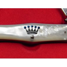 Robeson (Crown Jewel) Whittler w Flawless Mother Of Pearl Handles +Crown +Blue Stones +Gold Etching Robeson (Crown Jewel) Whittler w Flawless Mother Of Pearl Handles +Crown +Blue Stones +Gold Etching