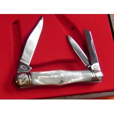 Robeson (Crown Jewel) Whittler w Flawless Mother Of Pearl Handles +Crown +Blue Stones +Gold Etching Robeson (Crown Jewel) Whittler w Flawless Mother Of Pearl Handles +Crown +Blue Stones +Gold Etching