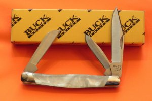 Buck 303 Cadet 3 Blade Stockman w/ Imitation Pearl (Pearlite) Handles -NOS in Replacement Buck Box