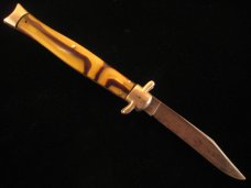 SCHRADE CUT CO. CELLULOID FISHTAIL AUTO KNIFE 1904 – 1946 OLD VINTAGE KNIVES SCHRADE CUT CO. CELLULOID FISHTAIL AUTO KNIFE 1904 – 1946 OLD VINTAGE KNIVES