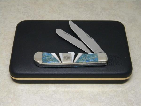 Case XX USA 2016 Blue Coral, Jet Black & Pearl EX254 SS Harley Davidson Trapper Knife in Display Box Case XX USA 2016 Blue Coral, Jet Black & Pearl EX254 SS Harley Davidson Trapper Knife in Display Box
