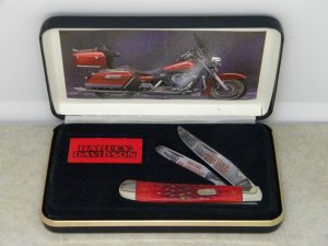 Case XX USA 1998 Red Bone 6254 90th Anniv. Harley Davidson Trapper Knife in Display Box