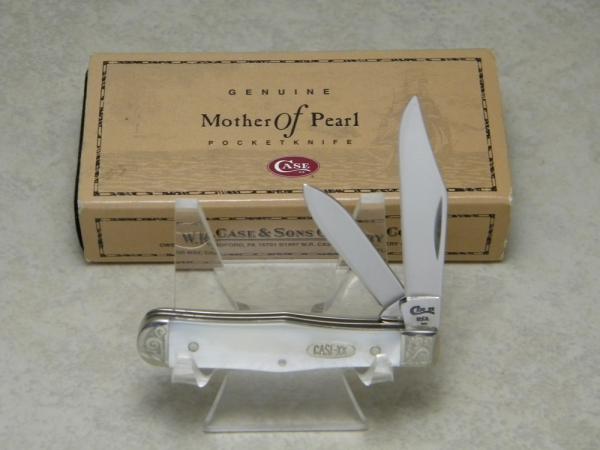 Case XX USA 3 Dot (1997) Genuine Mother of Pearl 8225 1/2 SS Small Coke Bottle Knife in Box Case XX USA 3 Dot (1997) Genuine Mother of Pearl 8225 1/2 SS Small Coke Bottle Knife in Box