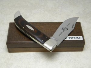 Case XX USA 4 Dot (1976) Wood P172 Buffalo Clasp Knife in Box