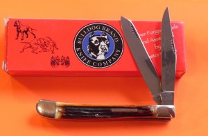 Bulldog Brand (Hand Made) 2 Blade Slim Trapper Pocket Knife w Great Redish Stag Handles -NOS + Box
