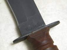 Camillus New York USA Stacked Leather 5685B USMC Marine Fighting Fixed Blade Knife & Sheath in Box Camillus New York USA Stacked Leather 5685B USMC Marine Fighting Fixed Blade Knife & Sheath in Box