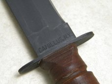 Camillus New York USA Stacked Leather 5685B USMC Marine Fighting Fixed Blade Knife & Sheath in Box Camillus New York USA Stacked Leather 5685B USMC Marine Fighting Fixed Blade Knife & Sheath in Box