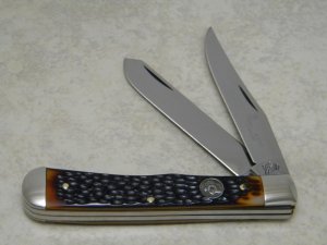 Queen Stainless USA #9135 Delrin "Q" Dagger Tang Stamp Etched Trapper Knife c.1984-1990
