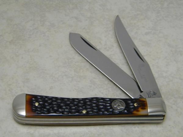 Queen Stainless USA #9135 Delrin "Q" Dagger Tang Stamp Etched Trapper Knife c.1984-1990 Queen Stainless USA #9135 Delrin "Q" Dagger Tang Stamp Etched Trapper Knife c.1984-1990
