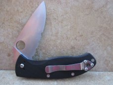 Spyderco Tenacious With Combo Edge (partially serrated) Spyderco Tenacious With Combo Edge (partially serrated)
