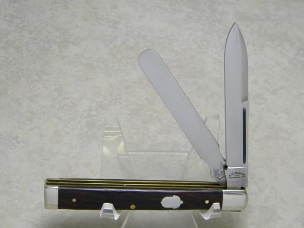 A.G. Russel Springdale, Ark. Wood Acorn Shield Doctor's Knife c.1997 A.G. Russel Springdale, Ark. Wood Acorn Shield Doctor's Knife c.1997