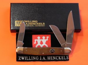 J A Henckels Stockman Knife w/ Great GunStock Walnut Handles - NOS in Orig Box +leather pouch & COA