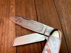 Bulldog Pearl Cattle Knife Standing Bulldog Stamp and 1999 Date. Bulldog Pearl Cattle Knife Standing Bulldog Stamp and 1999 Date.
