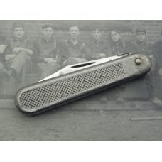 Queen Steel - Big Chief #45M: 3 3/8” closed