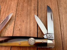 Bulldog 4 Blade Congress In Striking Coon Stripe Celluloid Fighting Bulldog Stamp ’95 SHARP LOOKING! Bulldog 4 Blade Congress In Striking Coon Stripe Celluloid Fighting Bulldog Stamp ’95 SHARP LOOKING!