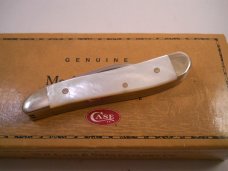 Case 8220 Pearl Peanut Knife 2005 In Box Case 8220 Pearl Peanut Knife 2005 In Box