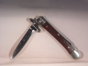 Puma P220560W - Medici Small Folder Swing Guard with Rosewood Handles. (NIB) 2004 manufacture