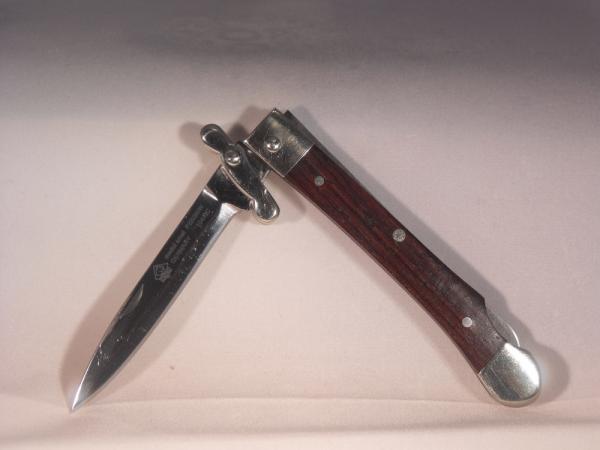 Puma P220560W - Medici Small Folder Swing Guard with Rosewood Handles. (NIB) 2004 manufacture Puma P220560W - Medici Small Folder Swing Guard with Rosewood Handles. (NIB) 2004 manufacture