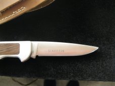Smith & Wesson Model 6061 Maverick Folding Knife USA Made with Leather Sheath Smith & Wesson Model 6061 Maverick Folding Knife USA Made with Leather Sheath