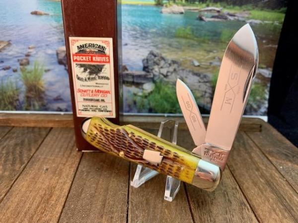 Schatt and Morgan Antique Green Jigged Bone Easy Open Jack, From the 9th Anniversary Series Schatt and Morgan Antique Green Jigged Bone Easy Open Jack, From the 9th Anniversary Series