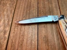 Case XX USA 2001 Dark Amber Bone w/Barb Wire 61549L SS Copperlock Knife - SFO - NIB Case XX USA 2001 Dark Amber Bone w/Barb Wire 61549L SS Copperlock Knife - SFO - NIB