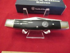 Smith & Wesson Buffalo Horn Stockman Pattern # CH503BH 