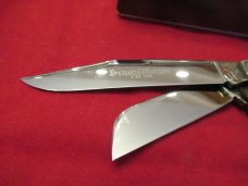 Schatt & Morgan Reverse Gunstock Goldenroot Jigged Bone Handles Pattern # 043150GR