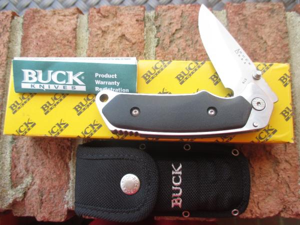 Buck Alpha Hunter     NIB  from 2005